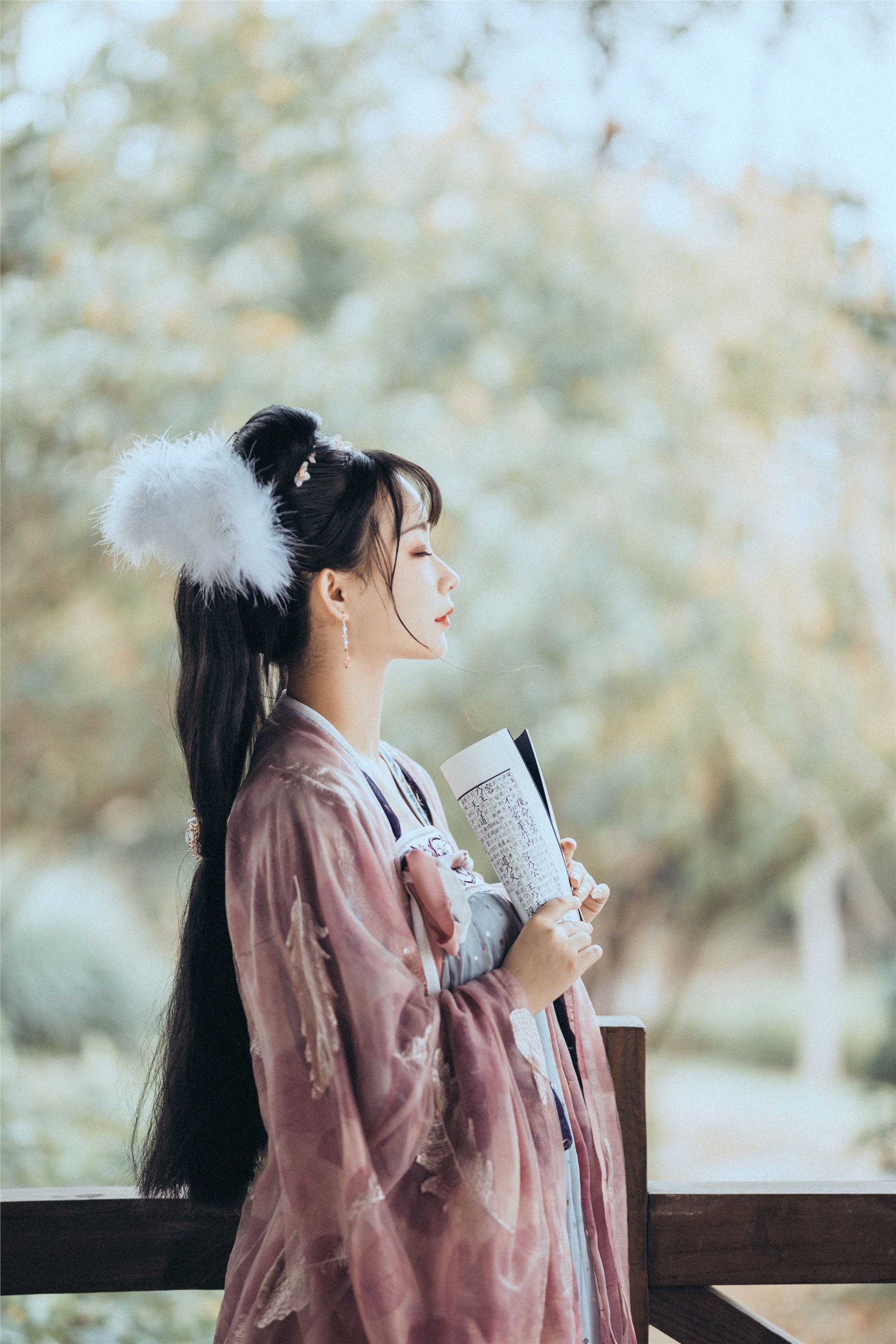 YITUYU艺图语 2021.09.04 幽人独自怜 Seven